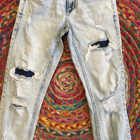Men’s light wash jeans - Picture 3 of 5
